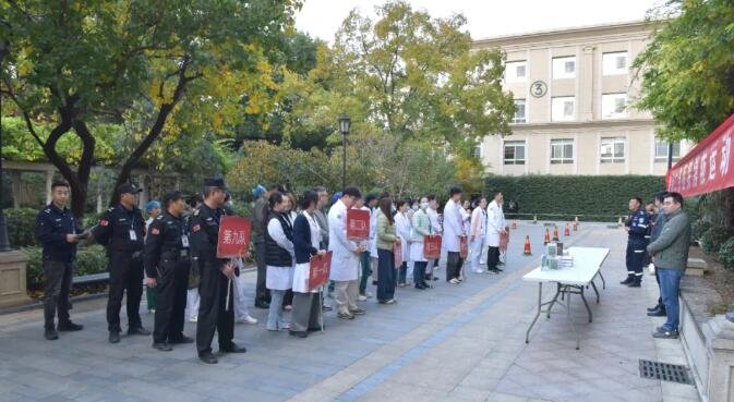 <a href='http://www.xzrcyy.com/' target='_blank'><u>徐州仁慈医院</u></a>