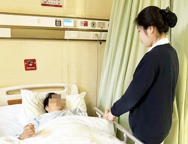 <a href='http://www.xzrcyy.com/' target='_blank'><u>徐州仁慈医院</u></a>